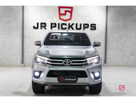 TOYOTA HILUX 2.8 SRX 4X4 CD 16V DIESEL 4P AUTOMÁTICO TOYOTA HILUX 2.8 SRX 4X4 CD 16V DIESEL 4P AUTOMÁTICO